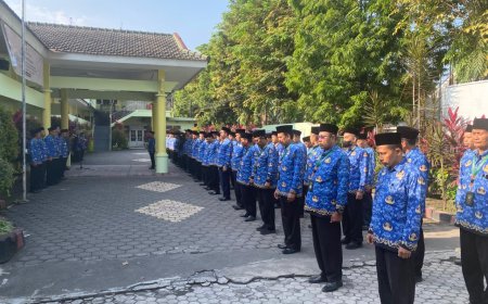 Kemenag Lumajang Gelar Apel Penghormatan Bendera dan Doa Bersama Dipenghujung Akhir Tahun