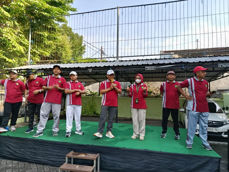 ASN Kemenag Lumajang Gelar Senam Bersama Peringati HAB Kemenag RI ke-80